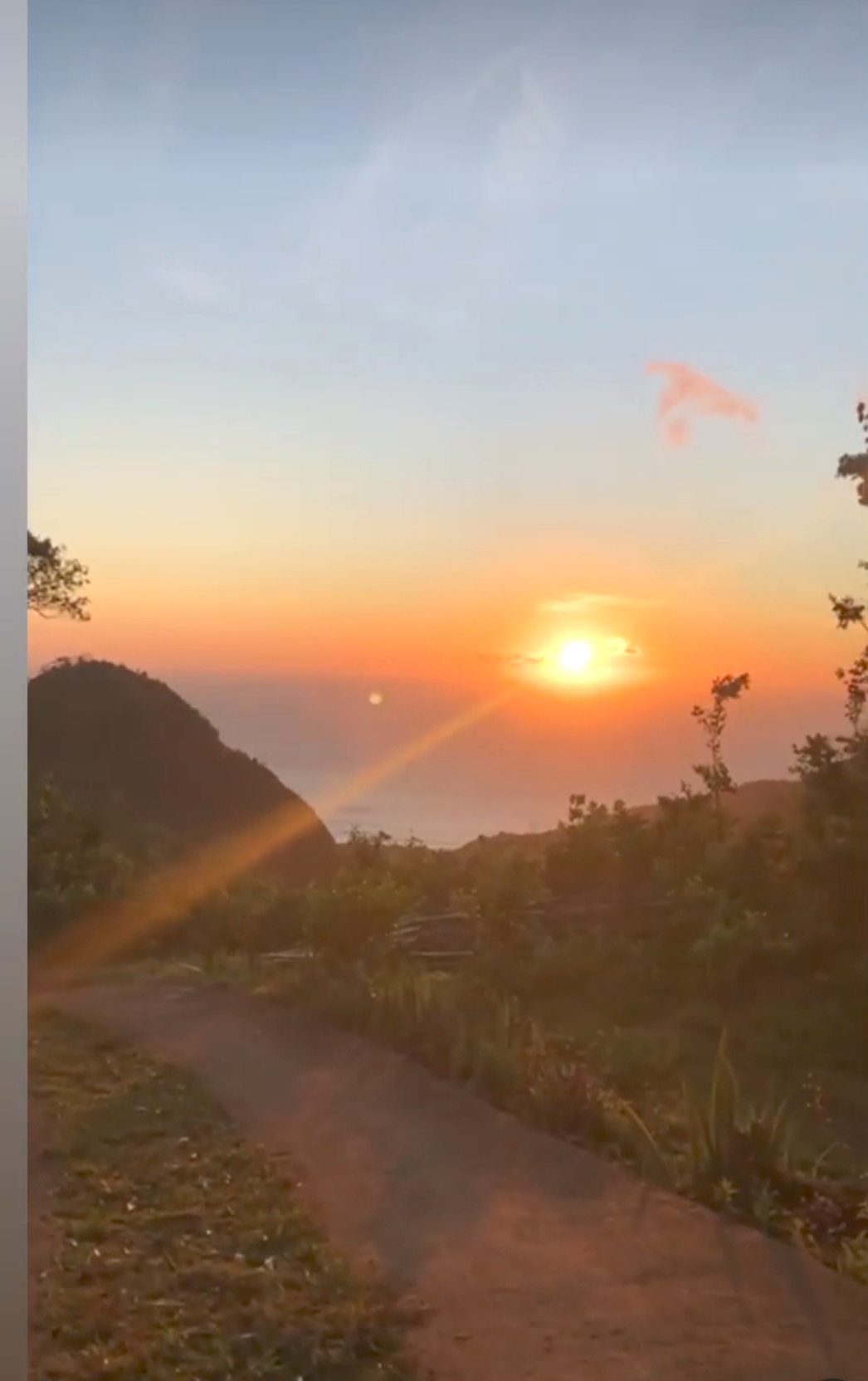 INDAHNYA MATAHARI TERBIT DI LAHANGANSWEET KARANGASEM