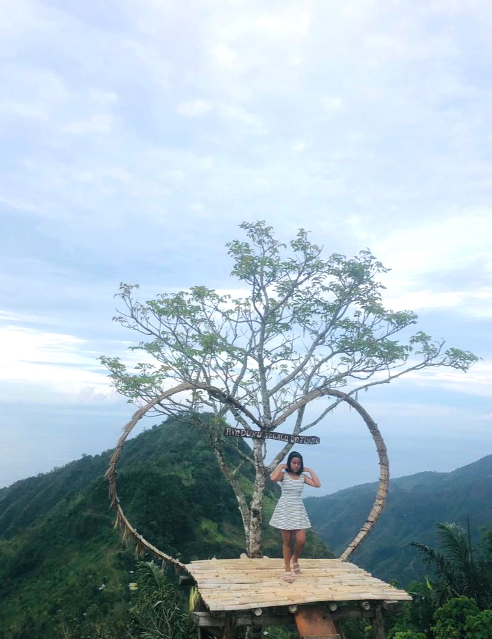 LAHANGANSWEET DUSUN GULINTEN TEMPAT YANG INDAH UNTUK BERPOTO